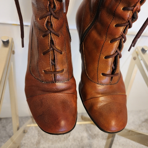 Brown Born Congac Leather Lace-Up Boots - Picture 5 of 11